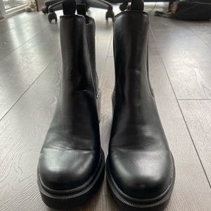 Black leather heeled Chelsea boots. Size 9